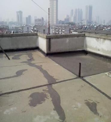 建湖漏水维修 楼顶漏水是什么原因，楼顶漏水维修方法是什么?