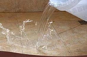 建湖漏水维修 免砸砖防水材料该如何施工
